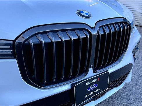Used 2022 BMW X7 M50i image 29