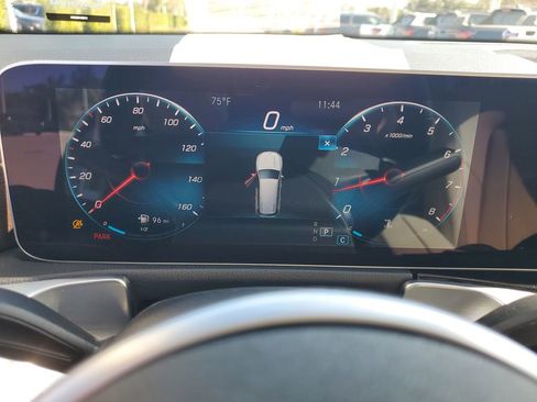 Used 2020 Mercedes-Benz GLB 250 4MATIC image 32