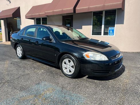 Used 2009 Chevrolet Impala LT FWD image 3