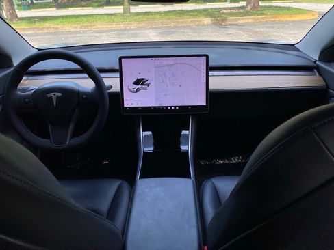 Used 2020 Tesla Model 3 Long Range AWD/4WD image 23