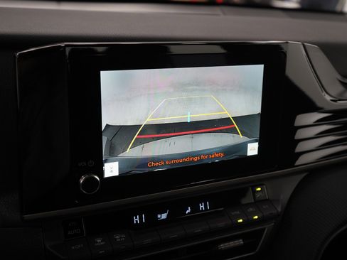 Used 2025 Toyota Camry SE image 19