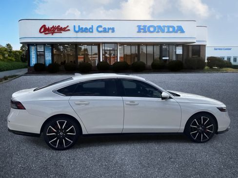 Used 2024 Honda Accord Touring image 4