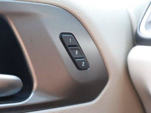 Used 2022 Chrysler Pacifica Touring-L FWD image 20
