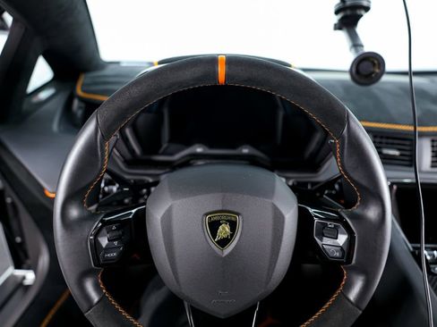 Used 2021 Lamborghini Aventador SVJ image 20