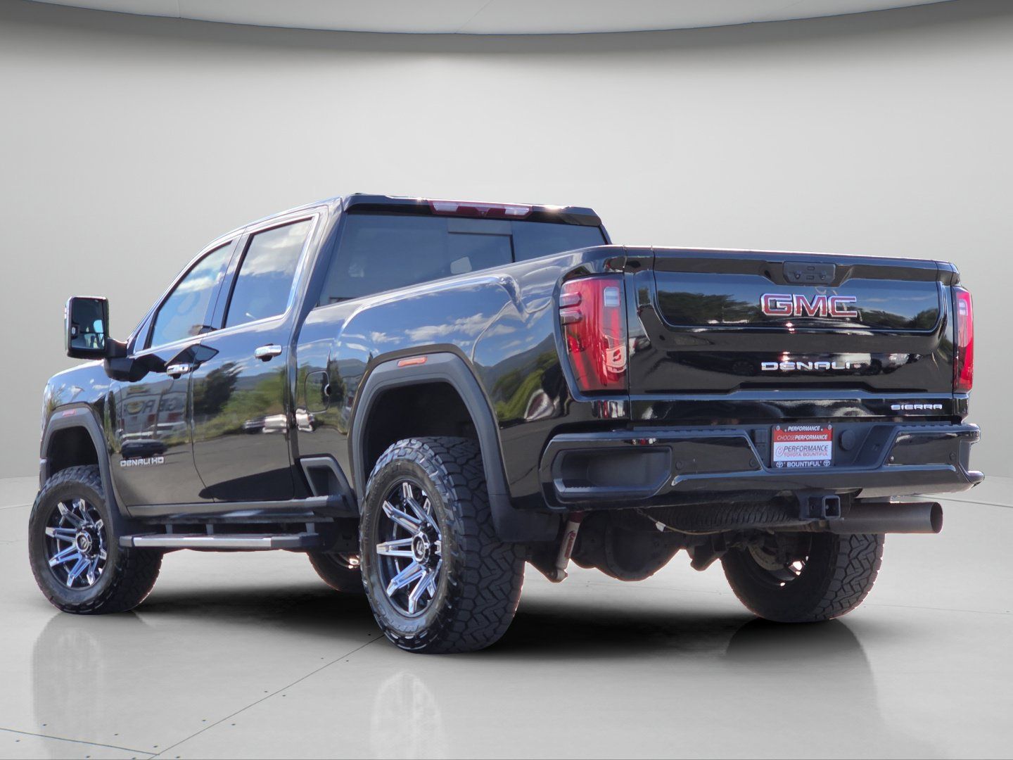 Used 2024 GMC Sierra 2500 Denali AWD/4WD image 24