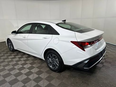 Certified 2024 Hyundai Elantra SEL image 5