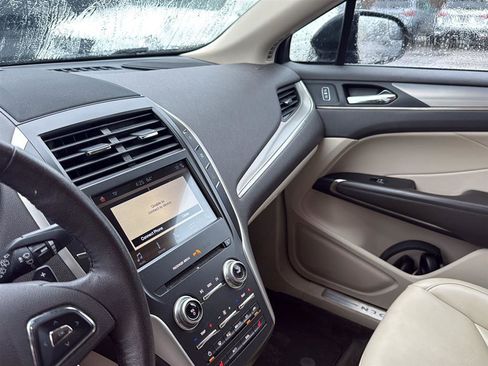 Used 2017 Lincoln MKC Premiere FWD image 14