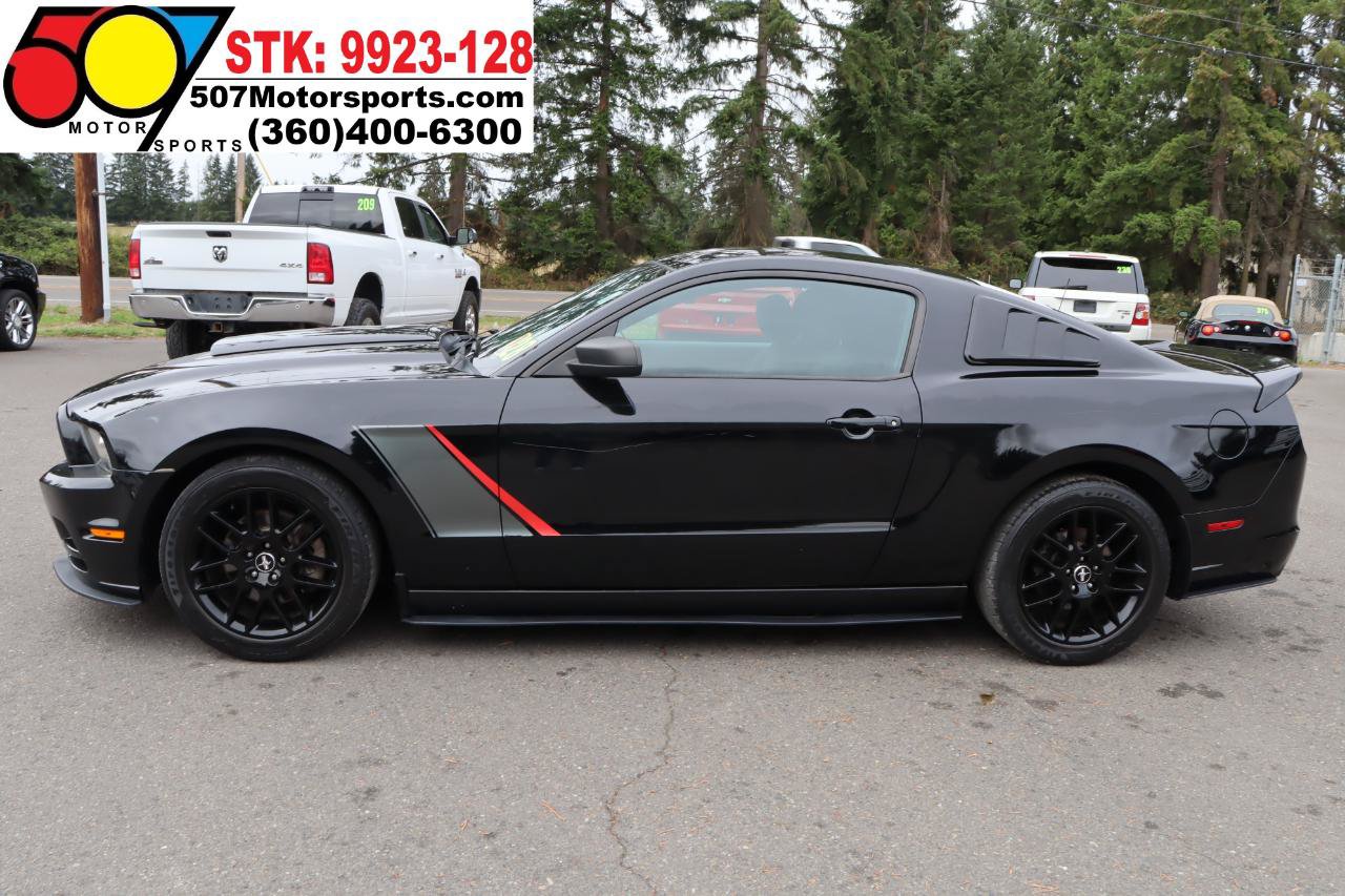 Used 2014 Ford Mustang Premium RWD image 3