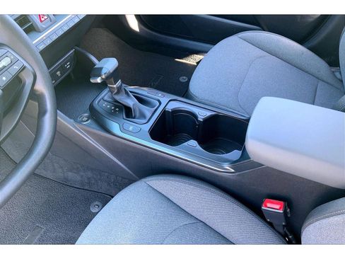 Used 2025 Kia K4 LX image 16