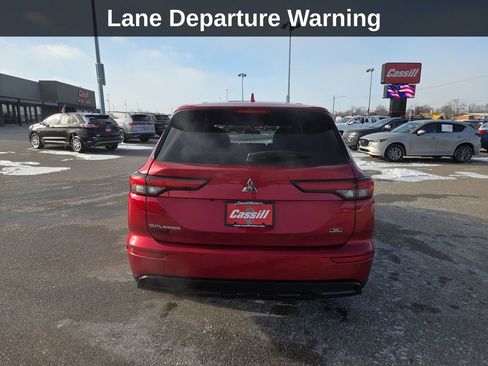 Used 2023 Mitsubishi Outlander SE image 5