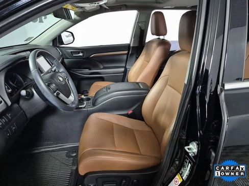 Used 2019 Toyota Highlander Limited image 9