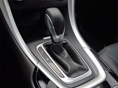 Used 2015 Ford Fusion SE w/ Equipment Group 201A image 15