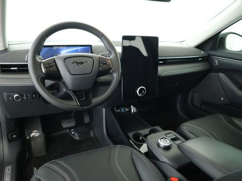 Used 2022 Ford Mustang Mach-E Premium image 10