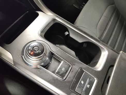 Used 2020 Ford Fusion SE image 26