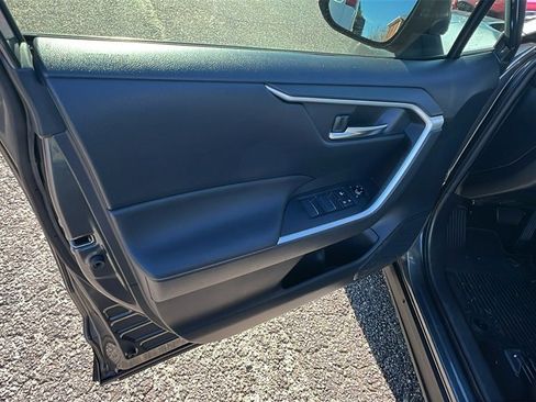 Used 2020 Toyota RAV4 XLE Premium image 11