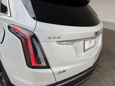 Certified 2026 Cadillac XT5 Premium Luxury w/ LPO, Blue Accent Package FWD image 33