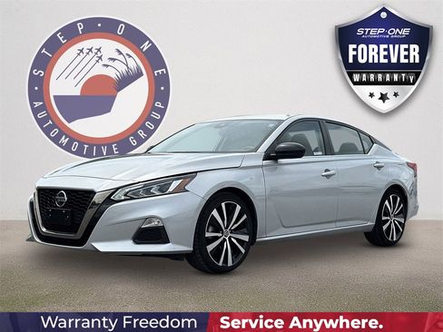 Used 2022 Nissan Altima 2.5 SR image 1