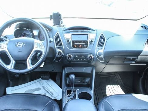 Used 2011 Hyundai Tucson GLS FWD image 16