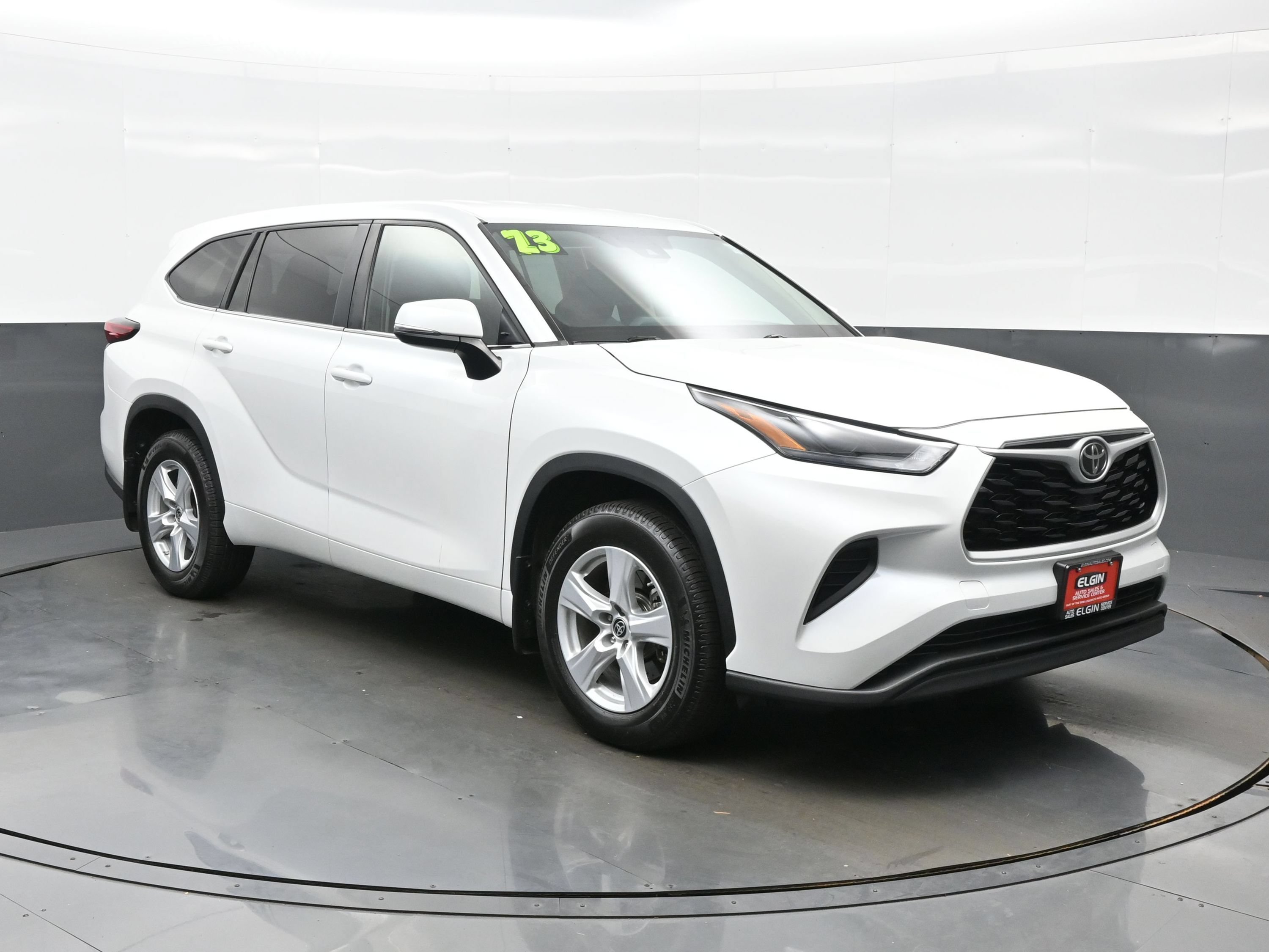 Used 2023 Toyota Highlander L AWD/4WD image 8