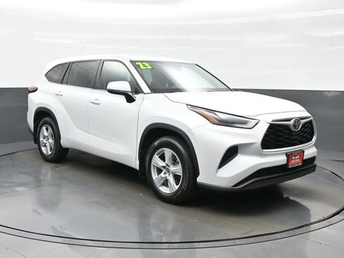 Used 2023 Toyota Highlander L AWD/4WD image 8
