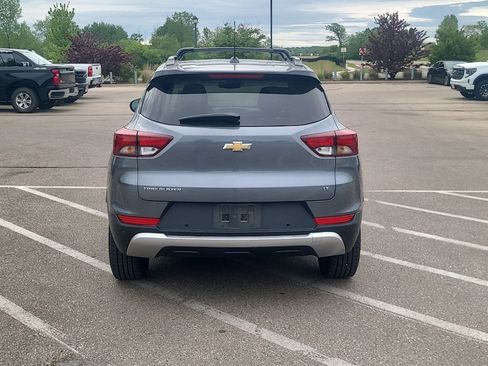 Used 2021 Chevrolet TrailBlazer LT w/ Convenience Package FWD image 4