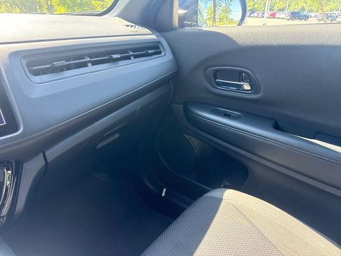 Certified 2022 Honda HR-V Sport image 18