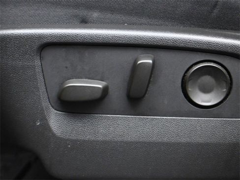 Used 2021 Buick Envision Essence image 11