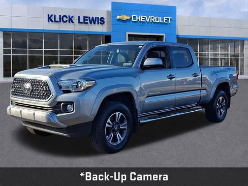 Used 2019 Toyota Tacoma TRD Sport image 3