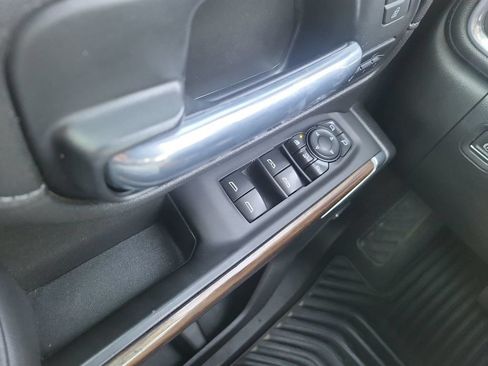 Used 2022 Chevrolet Silverado 2500 High Country w/ Technology Package AWD/4WD image 29