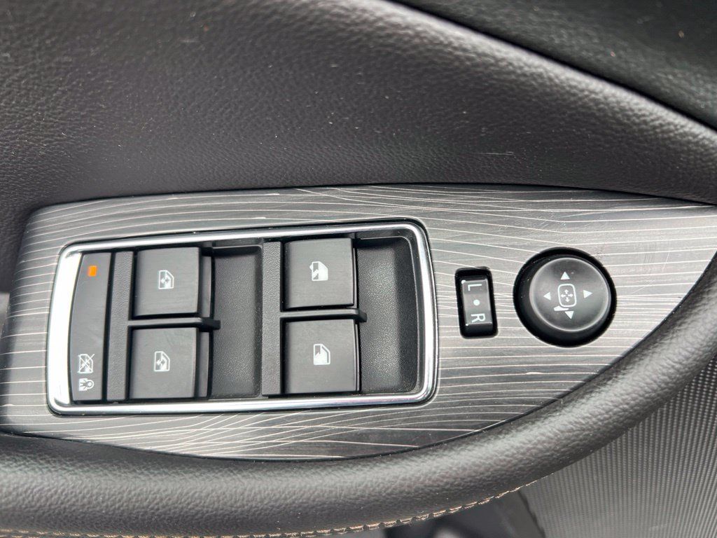 Used 2018 Chevrolet Impala LT FWD image 7