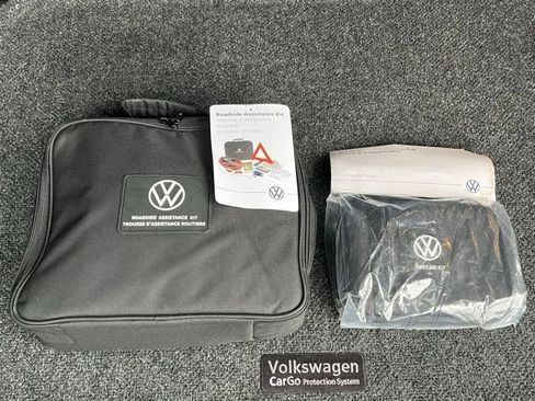 Used 2022 Volkswagen Taos SEL image 46