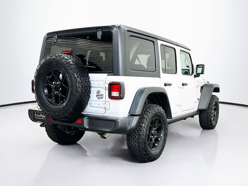 Used 2025 Jeep Wrangler Willys AWD/4WD image 9
