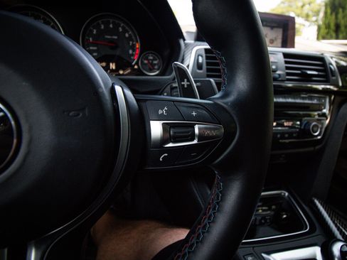 Used 2018 BMW M3 RWD image 18