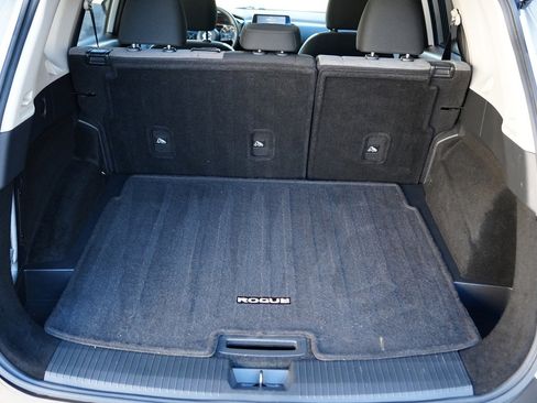 Used 2021 Nissan Rogue SV image 10