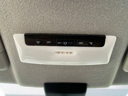 Used 2023 Nissan Kicks SV FWD image 25