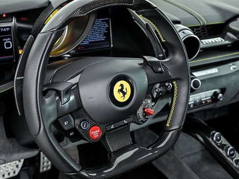 Used 2020 Ferrari 812 Superfast RWD image 22