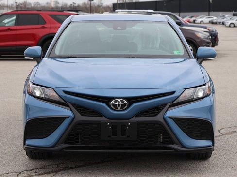 Used 2023 Toyota Camry SE image 5