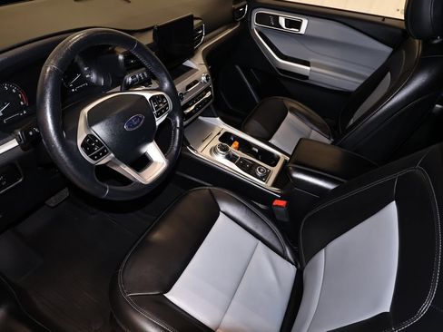 Certified 2023 Ford Explorer XLT w/ Equipment Group 202A image 34