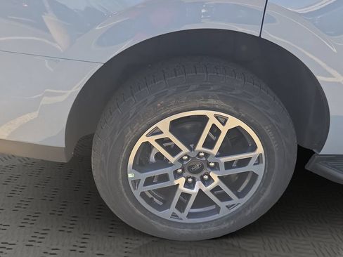 New 2026 Ford Expedition Active AWD/4WD image 25
