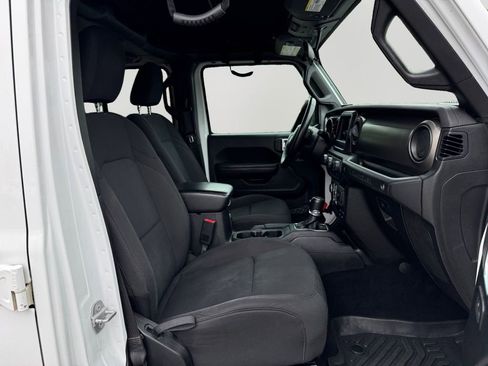 Used 2018 Jeep Wrangler Unlimited Sport S AWD/4WD image 12
