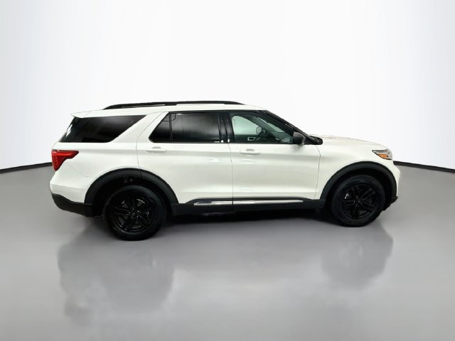 Used 2022 Ford Explorer XLT AWD/4WD image 8