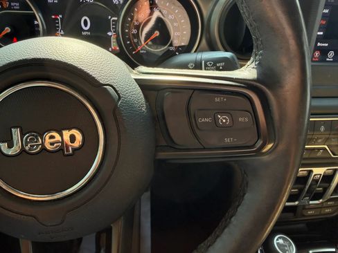 Used 2018 Jeep Wrangler Unlimited Sport S AWD/4WD image 22