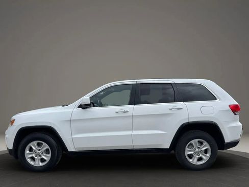 Used 2014 Jeep Grand Cherokee Laredo AWD/4WD image 2