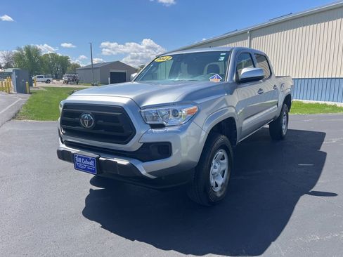 Used 2022 Toyota Tacoma SR AWD/4WD image 8
