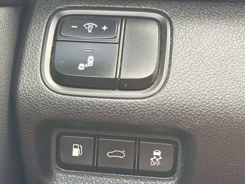 Used 2018 Kia Optima S FWD image 25