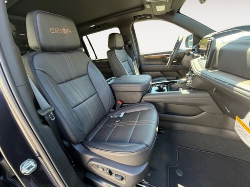 New 2025 Chevrolet Suburban High Country w/ Sun And Tow Package image 19