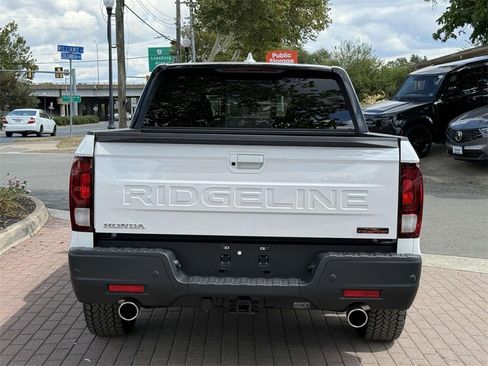 Used 2024 Honda Ridgeline TrailSport image 5
