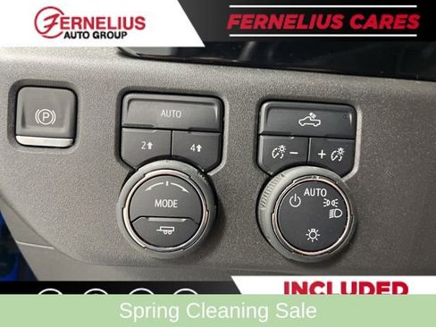 Used 2025 Chevrolet Silverado 1500 LT AWD/4WD image 38