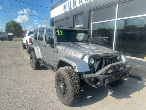 Used 2017 Jeep Wrangler Unlimited Sahara AWD/4WD image 1