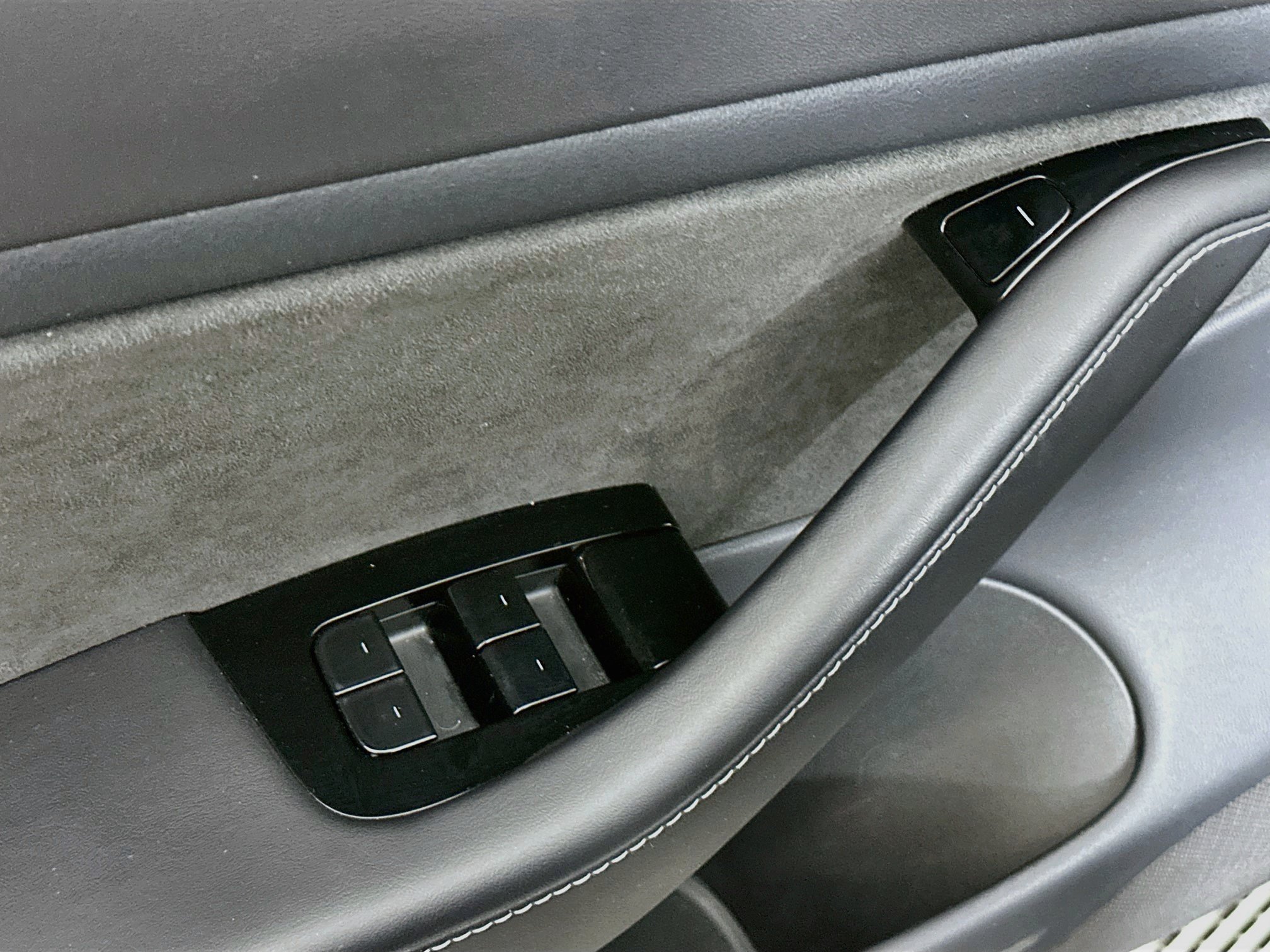Used 2018 Tesla Model 3 Long Range RWD image 15